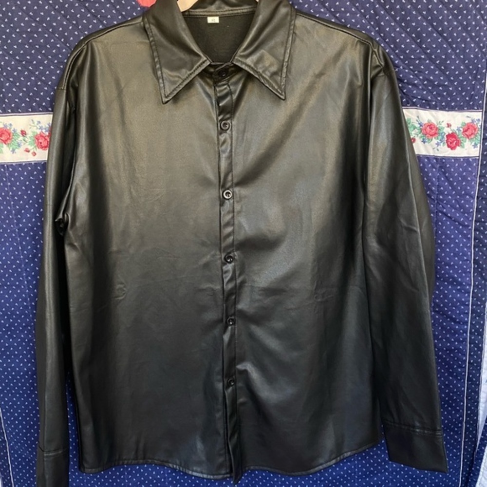 Oversized black leather button down - Picture 2 of 6